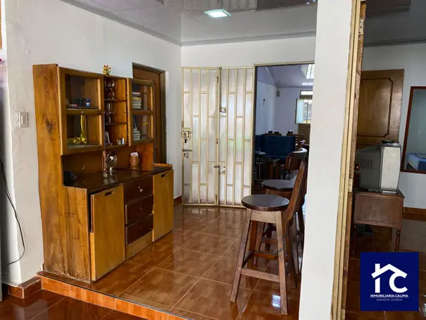 Casa Familiar con Aparta Estudio Independiente